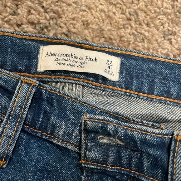 ABERCROMBIE & FITCH ULTRA HIGH RISE JEANS - Picture 5 of 5